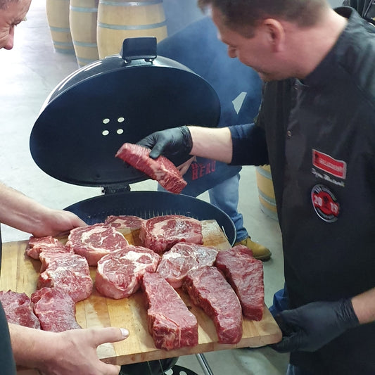 WINTER WEBER GRILL  Steak, burger & dim